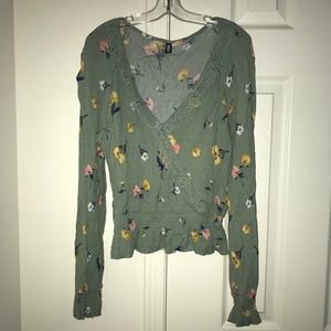 H&M NWOT Blouse Size 10 long sleeves